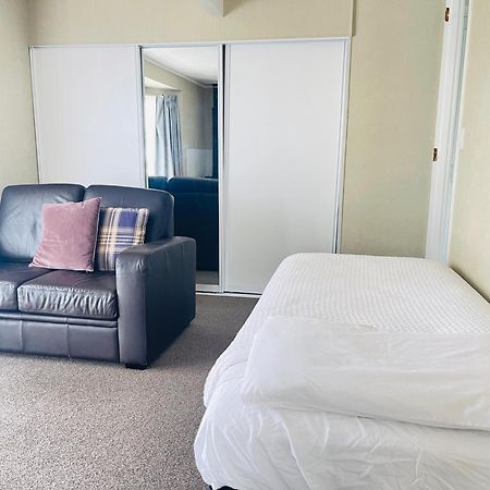 Cozy 1Br Stay In Taupo Central Экстерьер фото